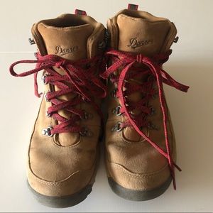 Danner Women’s Adrika Hiking Boots waterproof